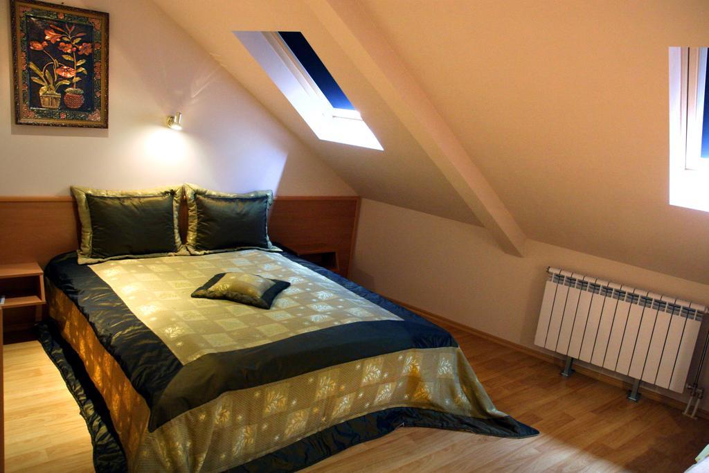 Hotel Mehdjarel Shumen Bagian luar foto