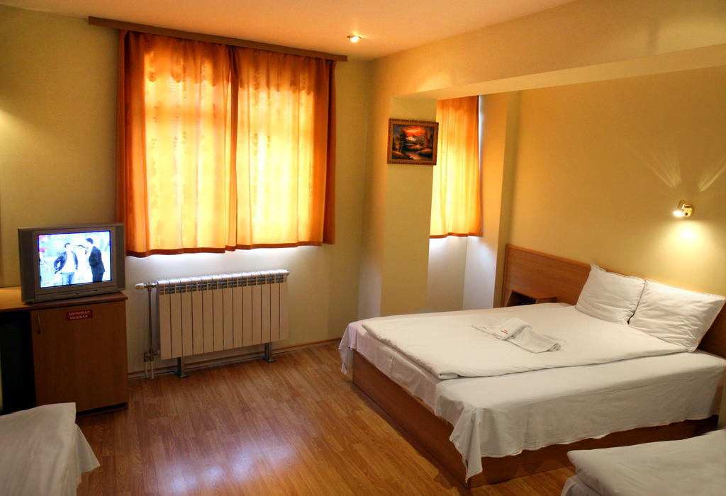 Hotel Mehdjarel Shumen Ruang foto