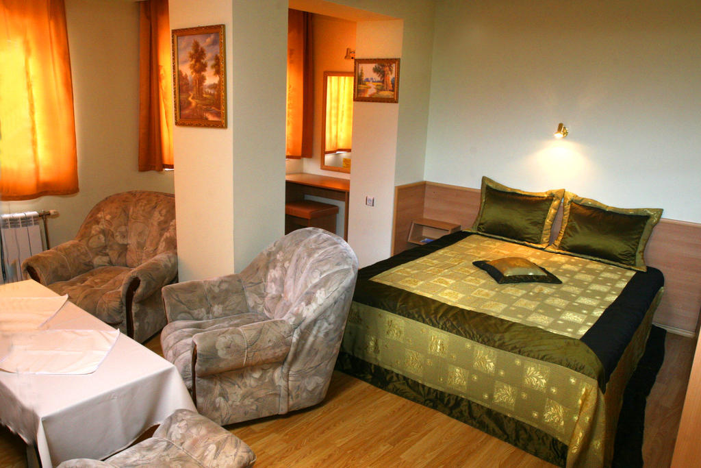 Hotel Mehdjarel Shumen Ruang foto
